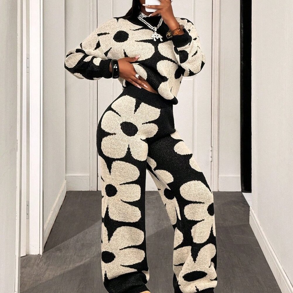Apricot Casual Women's Chic Floral Pattern Knitted Sweater And Pants Set